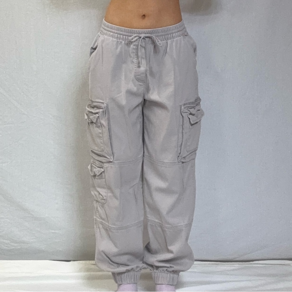 Women’s Light Gray Cargo Jogger Pants - Relaxed Fit
